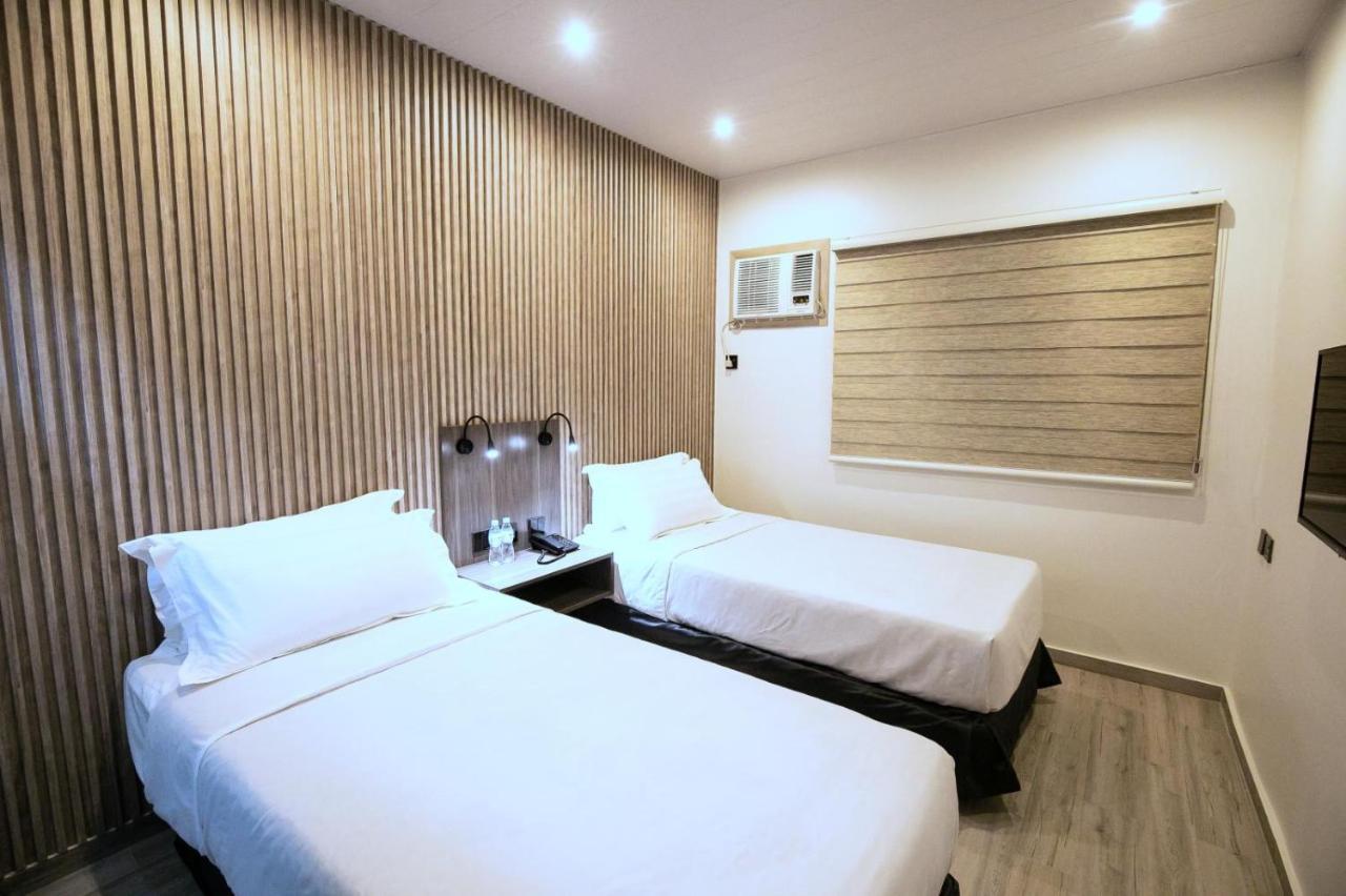 City Pod Hotel Cebu Stadt Exterior foto